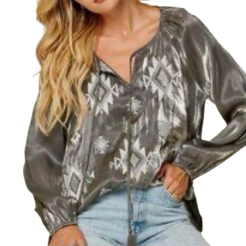 NWT Savanna Jane Embroidered Aztec Top
Silver Size 2X
